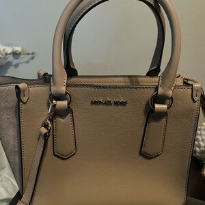 Michael Kors Tan Leather Satchel Sophisticated Design